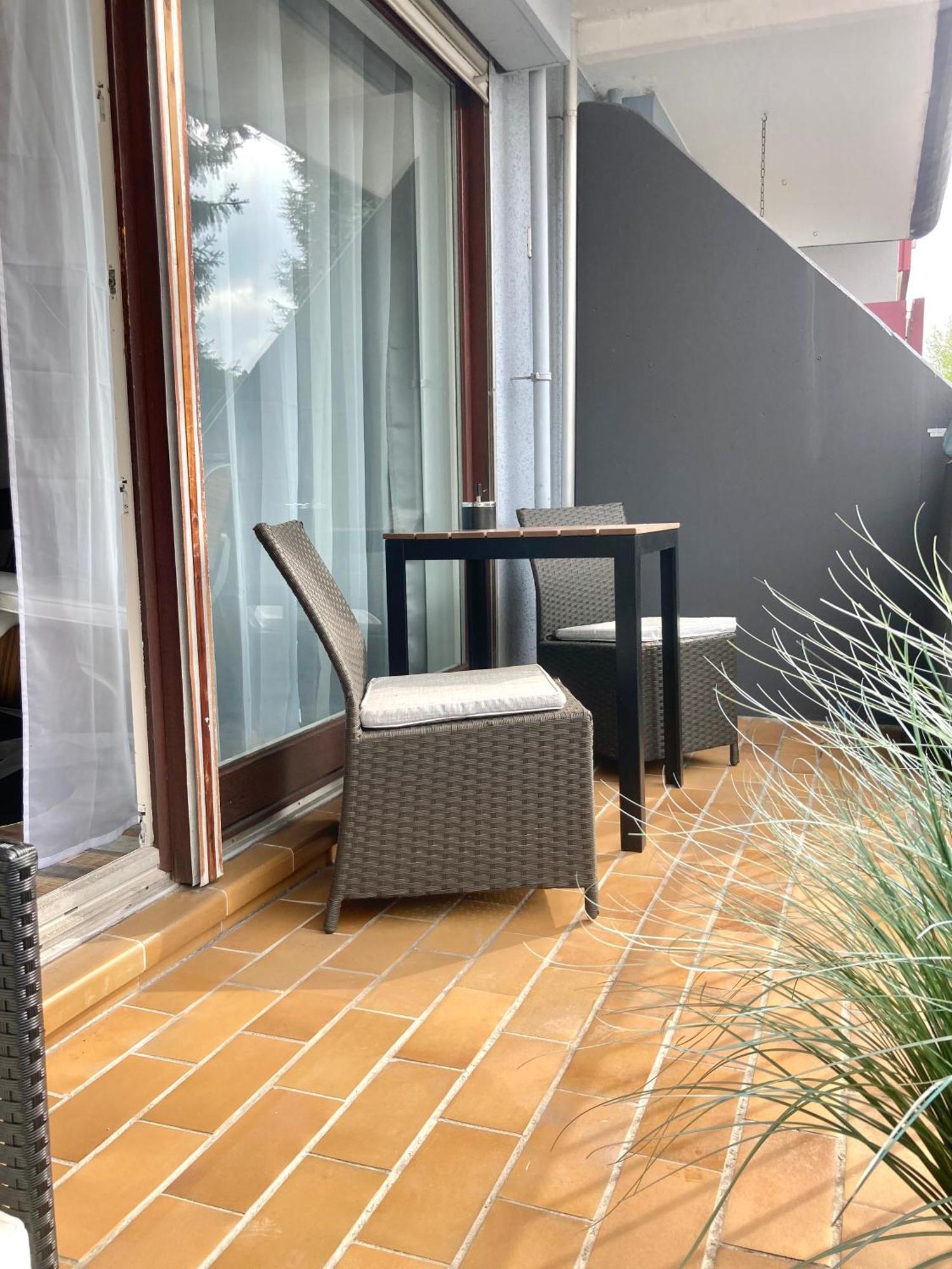 SaarPartment XL1 nähe HBF in Saarbrücken - 2 Schlafzimmer, Küche, Bad, Balkon, Boxspringbetten, WiFi, Parking - 11x in SB Exterior foto